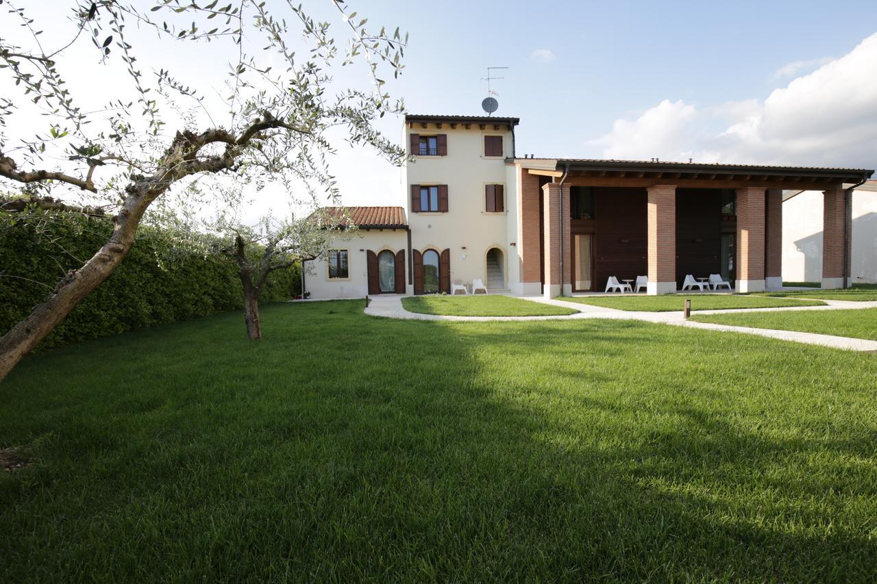 Agriturismo Casaquindici Appartamenti Sommacampagna Bagian luar foto